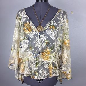 FREE PEOPLE - BEAUTIFUL LACE TOP- BATWING SLEEVES